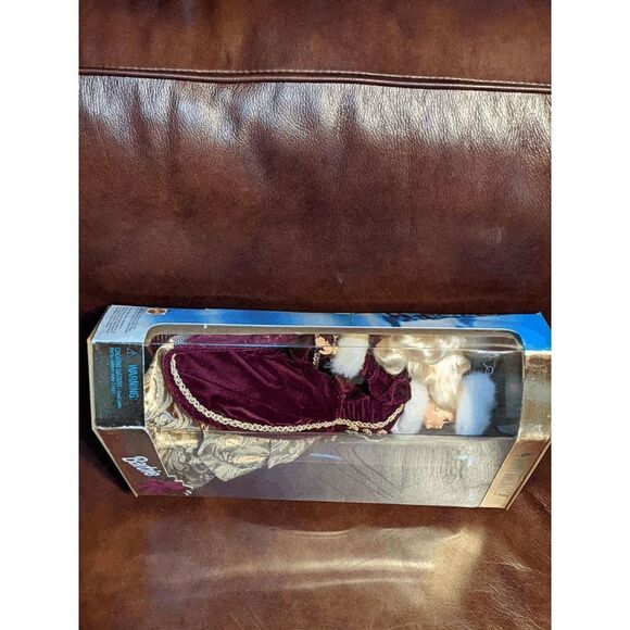 NWT 1996 Holiday Barbie Special Edition Happy Holidays Barbie Doll NRFB - Picture 7 of 7